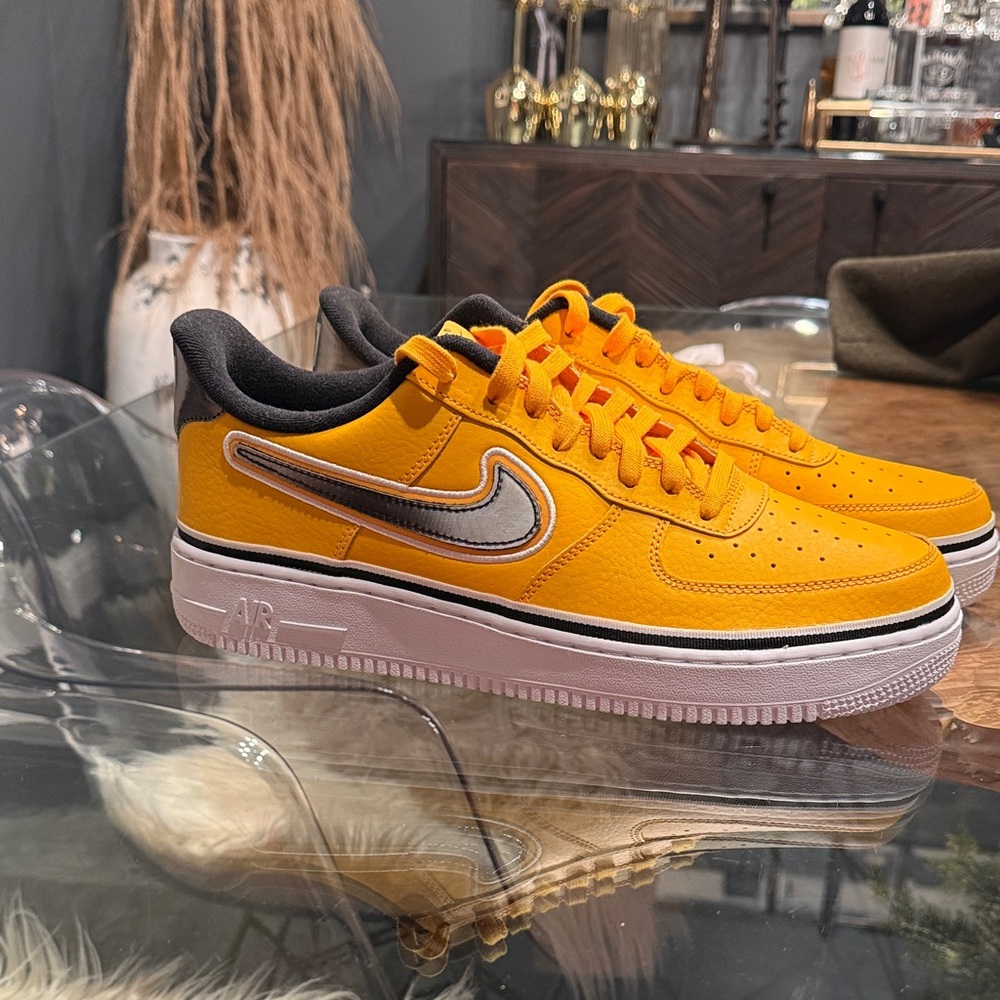 RARE Nike Bright yellow  and Black Air Force 1 Sneakers Lakers Addition . O7 LV8